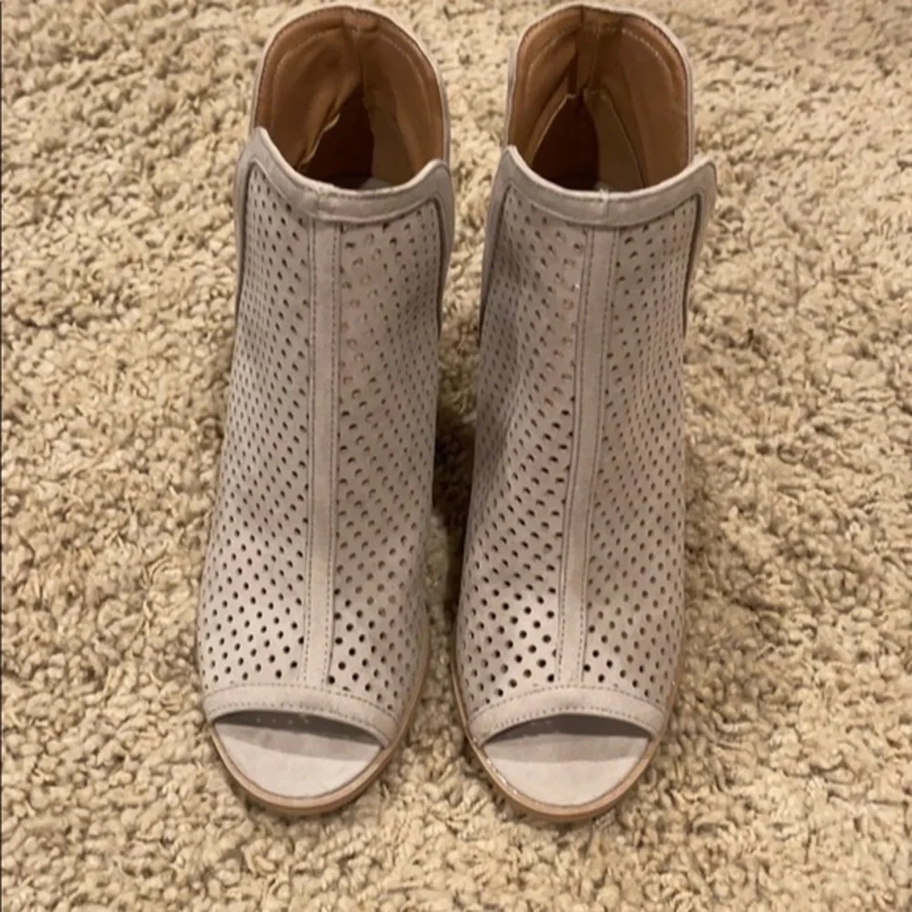 Vici Taupe heel bootie - Picture 2 of 4